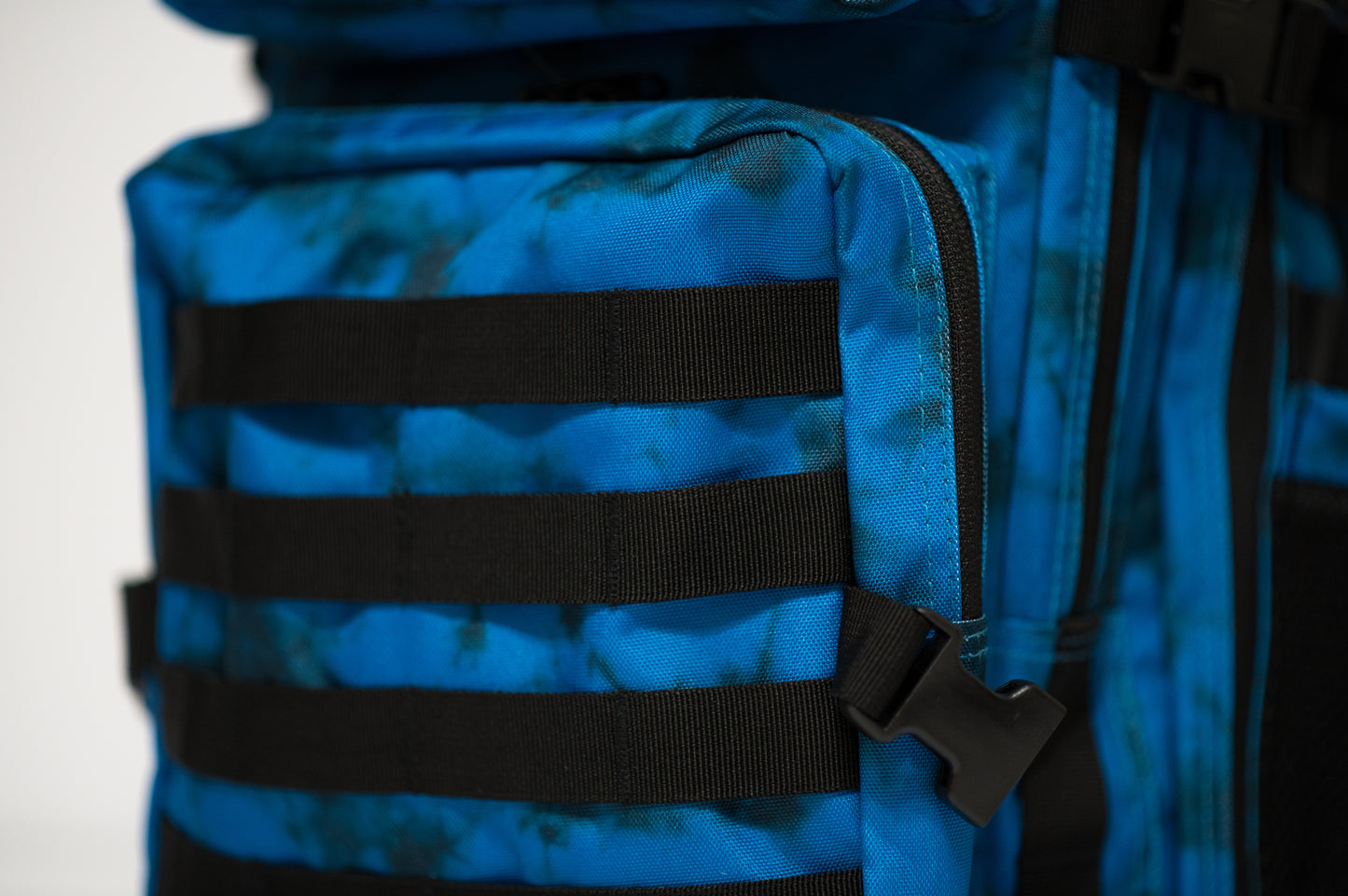 Beast pack tie-dye blue